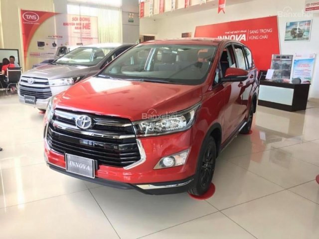 Bán Toyota Innova G Venturer năm 2018, màu đỏ