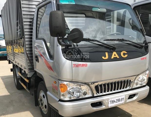 Bán xe tải Jac 2400kg - 2T4 đóng thùng mui bạt, kín, cánh dơi, chở kính giá cực hấp dẫn trả góp trong 7 năm liền