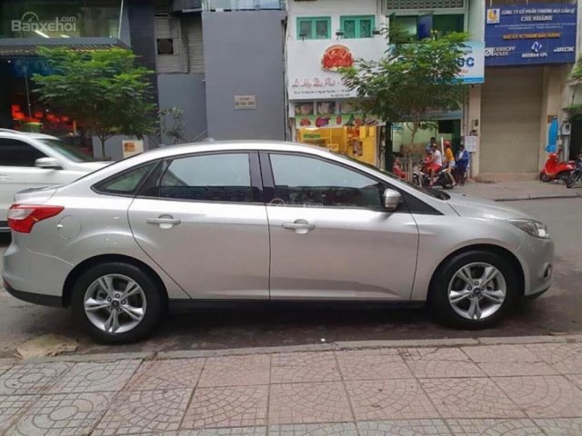 Bán ô tô Ford Focus Trend 1.6 AT 2014, màu bạc, giá tốt