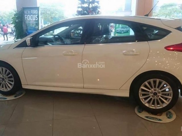 Bán ô tô Ford Focus Sport 1.5L năm sản xuất 2018, màu trắng, giá tốt