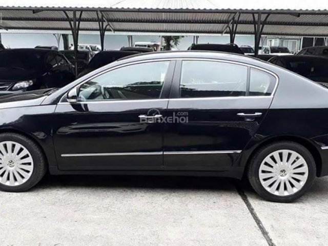 Cần bán Volkswagen Passat đời 2010, màu đen, nhập khẩu nguyên chiếc 