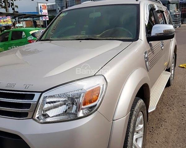 Bán Ford Everest 2.5L 4x2 AT năm sản xuất 2014, màu bạc còn mới, giá chỉ 640 triệu