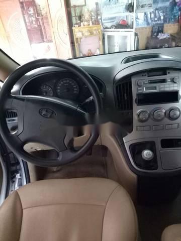 Bán xe Hyundai Starex 2009 số sàn, máy chạy xăng