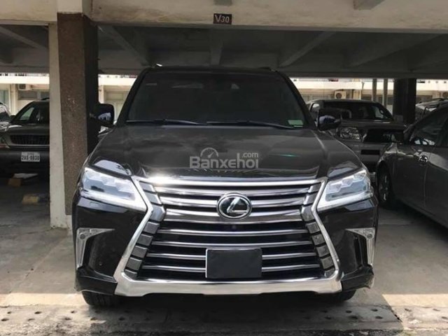 Cần bán xe Lexus LX 570 2017, màu đen, nhập khẩu nguyên chiếc, xe vẫn đang hoạt động bình thường