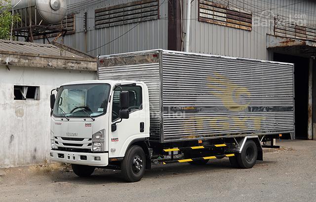 Bán xe tải Isuzu 5T thùng kín 2018 - hỗ trợ vay lên đến 90% giá trị xe