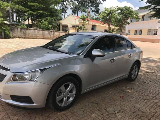 Bán ô tô Chevrolet Cruze 2010, màu bạc như mới, giá chỉ 308 triệu