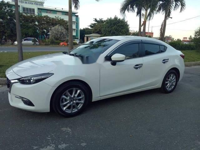 Cần bán Mazda 3 FL 2017, màu trắng