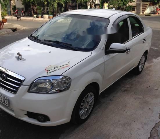 Cần bán xe Daewoo Gentra sản xuất năm 2008, màu trắng 