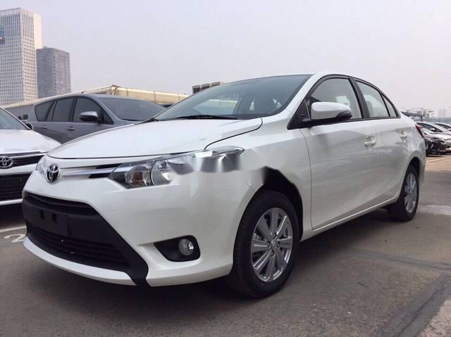 Cần bán xe Toyota Vios 1.5E MT đời 2018, màu trắng0