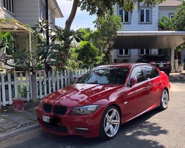 Bán BMW 320i màu đỏ, sản xuất 2009, chính chủ đứng tên