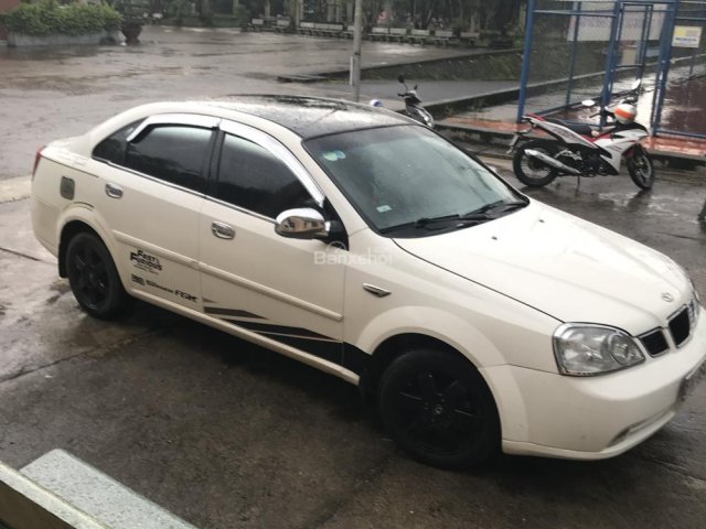 Bán Daewoo Lacetti đời 2005, màu trắng, nhập khẩu