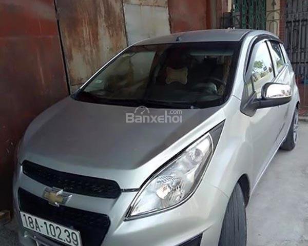 Cần bán lại xe Chevrolet Spark 2015, màu bạc