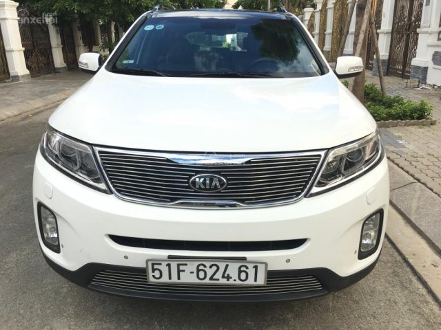 Bán xe Kia Sorento năm 2016 màu trắng, 775 triệu