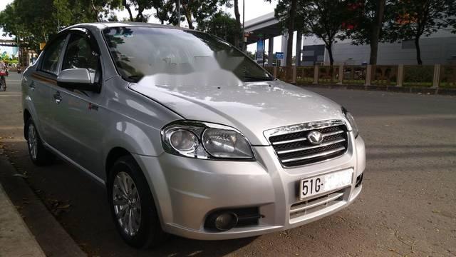 Cần bán Daewoo Gentra năm 2010, màu bạc chính chủ