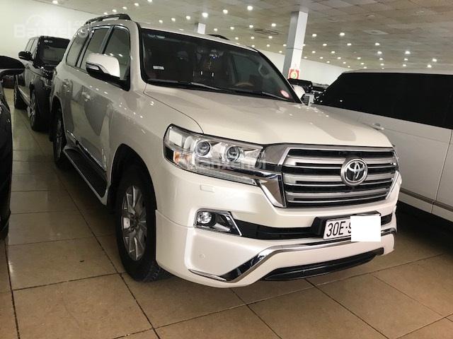 Bán xe Toyota Land Cruiser GXR 2016 ĐK 2017 phiên bản máy dầu