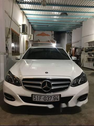 Cần bán Mercedes E250 năm sản xuất 2014, màu trắng, nhập khẩu