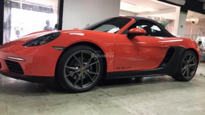 Cần bán Porsche 718 sản xuất năm 2017, màu đỏ, nhập khẩu nguyên chiếc