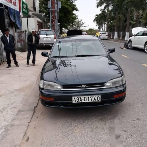Bán xe Toyota Camry sản xuất 1993, màu đen chính chủ, giá tốt