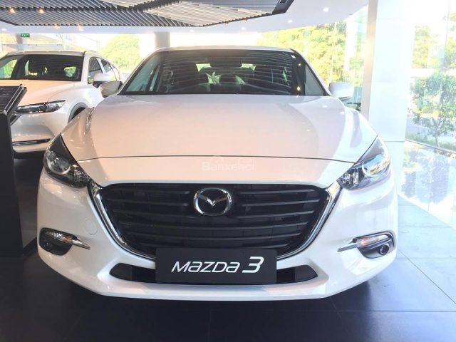 Bán xe Mazda 3 2018, màu trắng, giá 659tr