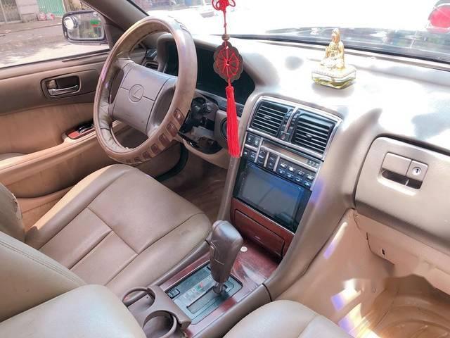 Cần bán gấp Lexus LS năm 1992, màu đen chính chủ, 150 triệu0