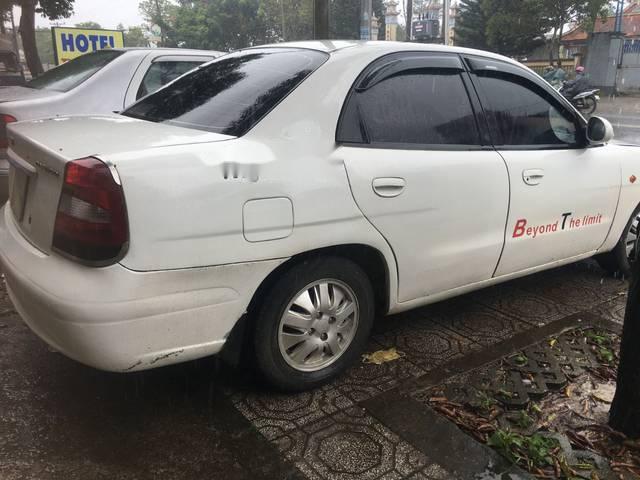 Cần bán gấp Daewoo Nubira MT năm sản xuất 2000, màu trắng, xe còn khá đẹp