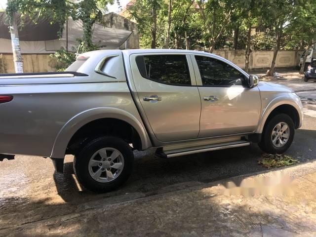 Bán xe Mitsubishi Triton đời 2015, màu bạc, giá tốt