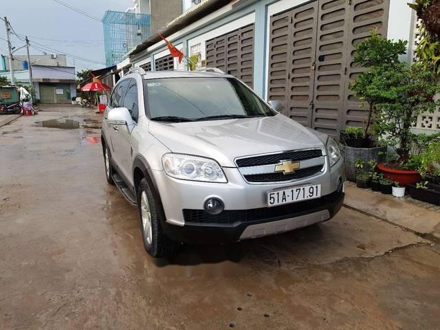 Cần bán gấp Chevrolet Captiva LTZ đời 2010, màu bạc, giá tốt