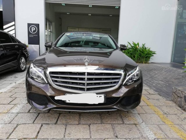 Bán ô tô Mercedes C250 chính hãng màu nâu, xe đã qua sử dụng