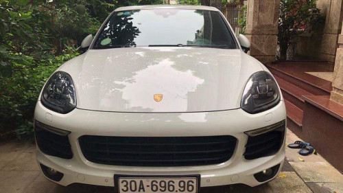 Bán xe Porsche Cayenne sản xuất 2014, màu trắng, nhập khẩu