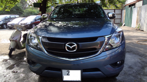 Bán xe Mazda BT 50 2.2 AT 2017, màu xanh lam, nhập khẩu