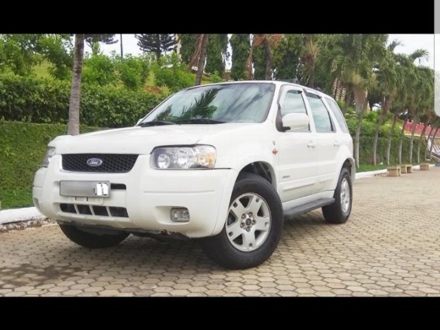 Bán Ford Escape sản xuất 2002, màu trắng số tự động, 190tr