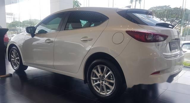 Bán Mazda 3 đời 2018, màu trắng