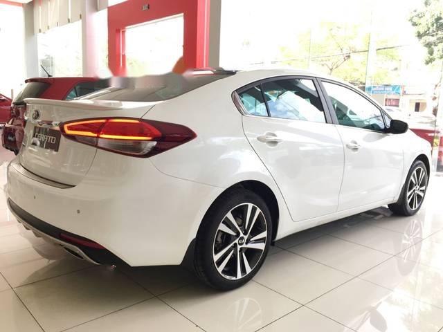 Bán xe Kia Cerato 1.6AT năm sản xuất 2018, màu trắng