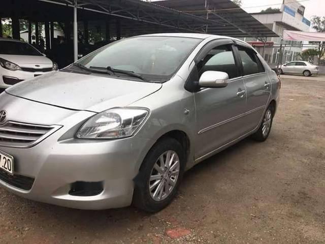 Cần bán Toyota Vios đời 2008, màu bạc số sàn, 225 triệu