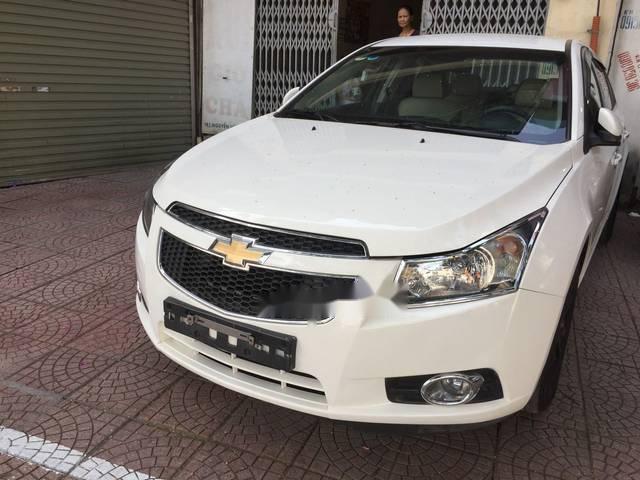 Bán Chevrolet Cruze LS MT đời 2015, màu trắng như mới 