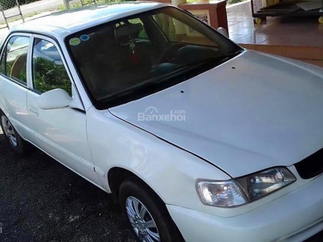 Bán xe Toyota Corolla đời 2001, màu trắng, giá 135tr