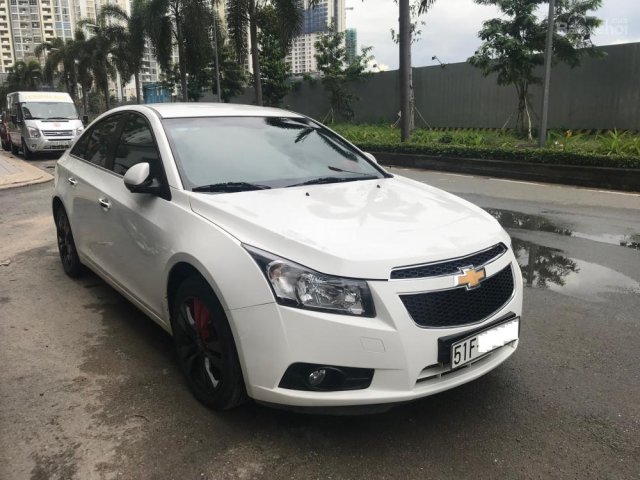 Bán xe Chevrolet Cruze LTZ màu trắng đời đầu 2015