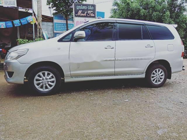 Cần bán lại xe Toyota Innova năm 2013, màu bạc, giá chỉ 535 triệu