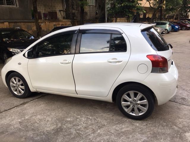 Bán Toyota Yaris 1.3 AT Hatchback sản xuất năm 2010, màu trắng, nhập khẩu nguyên chiếc số tự động