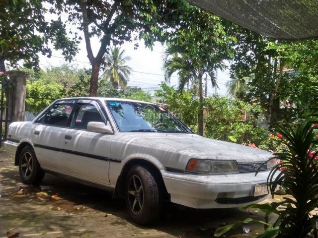 Bán Toyota Camry le năm sản xuất 1989, màu trắng, nhập khẩu nguyên chiếc, 115 triệu