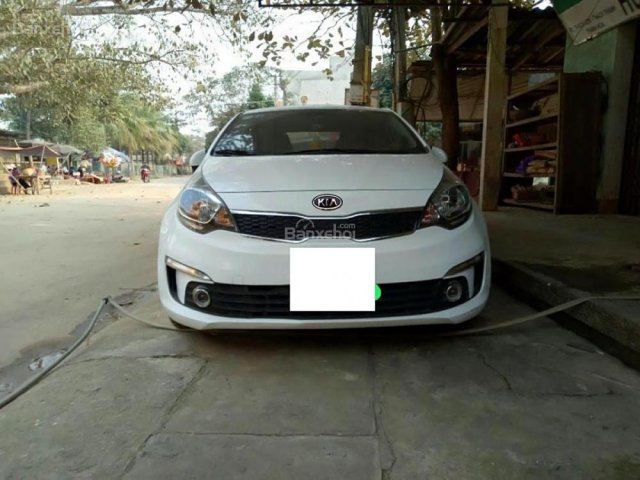 Cần bán lại xe Kia Rio sản xuất 2015, màu trắng, xe gia đình