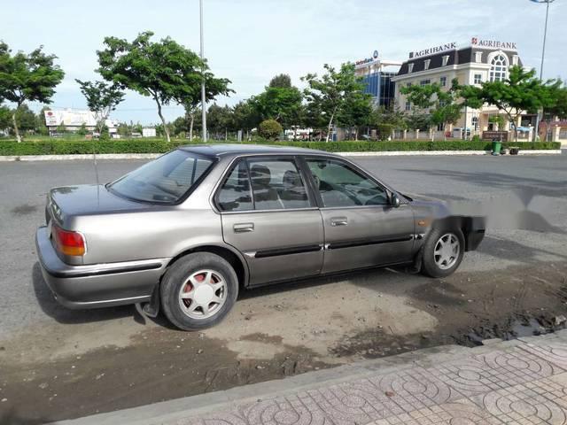 Chính chủ bán xe Honda Accord sản xuất năm 1992, màu xám