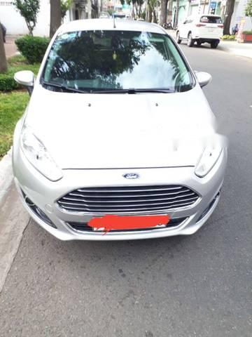 Cần bán gấp Ford Fiesta năm sản xuất 2013, màu bạc, 396 triệu