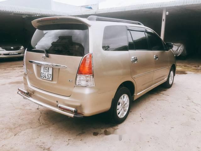 Gia đình bán xe Toyota Innova đời 2011, màu vàng cát