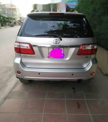 Bán Toyota Fortuner đời 2010, màu bạc