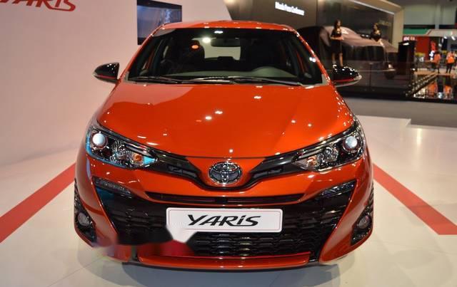 Bán Toyota Yaris năm sản xuất 2018, màu đỏ, nhập khẩu nguyên chiếc