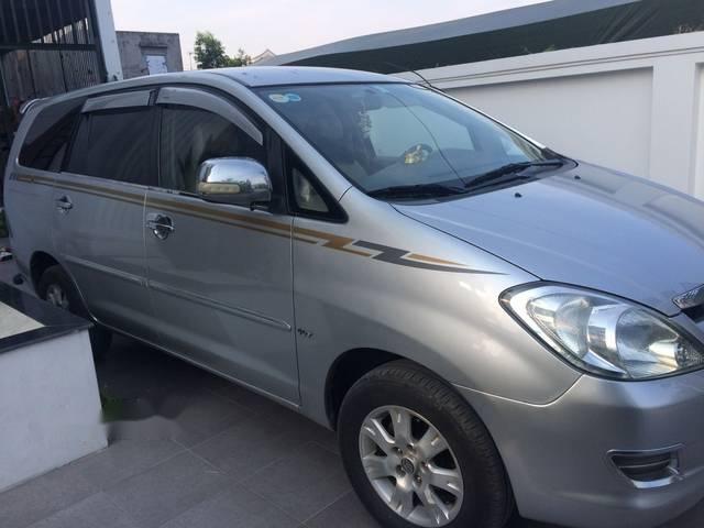 Gia đình bán Toyota Innova đời 2007, màu bạc