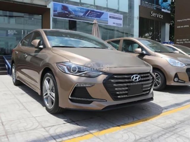 Bán xe Hyundai Elantra Sport 1.6 AT đời 2018, màu vàng 