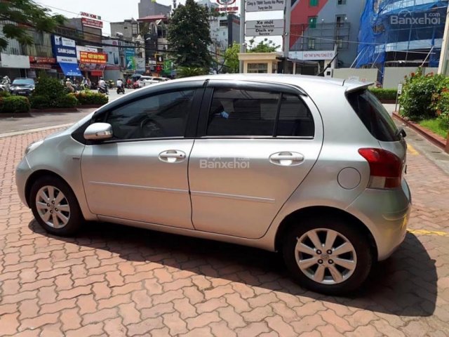 Cần bán lại xe Toyota Yaris 1.5 AT đời 2011, xe còn rất mới vì đi ít