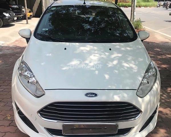 Cần bán Ford Fiesta S 1.0 AT Ecoboost đời 2015, màu trắng chính chủ